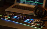 دی جی هرکولس سراتو Hercules DJ DJControl Starlight | Pocket USB DJ Controller with Serato DJ Lite, Touch-Sensitive Jog Wheels, Built-in Sound Card and Built-in Light Show