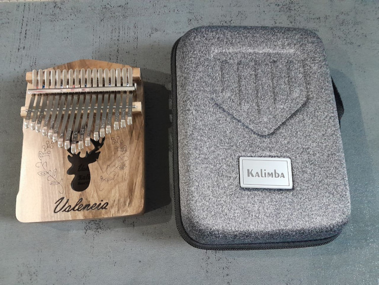 کالیمبا والنسیا چوب گردو همراه هاردکیس Kalimba valencia walnut