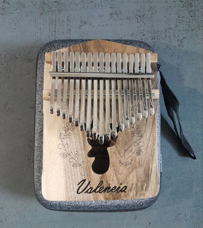 کالیمبا والنسیا چوب گردو همراه هاردکیسKalimba valencia walnut