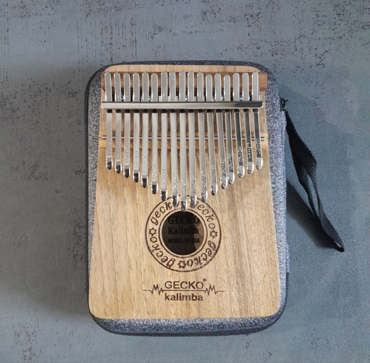کالیمبا جکو چوب گردو همراه هاردکیسKalimba Gecko walnut