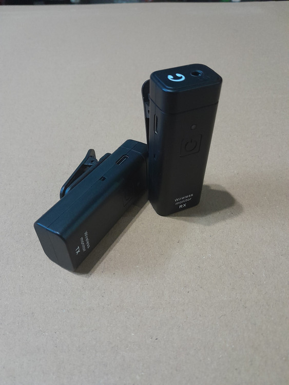 In ear monitoring wireless system وایرلس ایر مانیتورینگ استوک